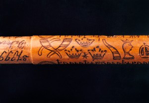 Runstav nedvänt horn