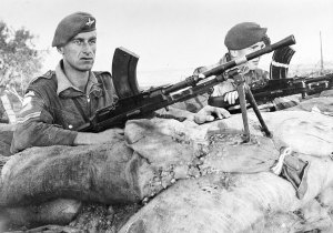 brittiska-trupper-vid-suez